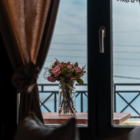 Ifestau.4 Suites 산토리니 외부 사진